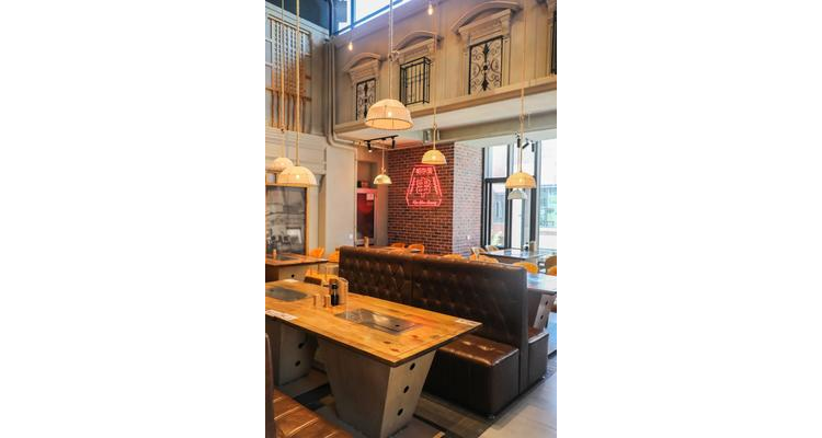二层餐厅要设封闭楼梯间吗，两层餐厅外观